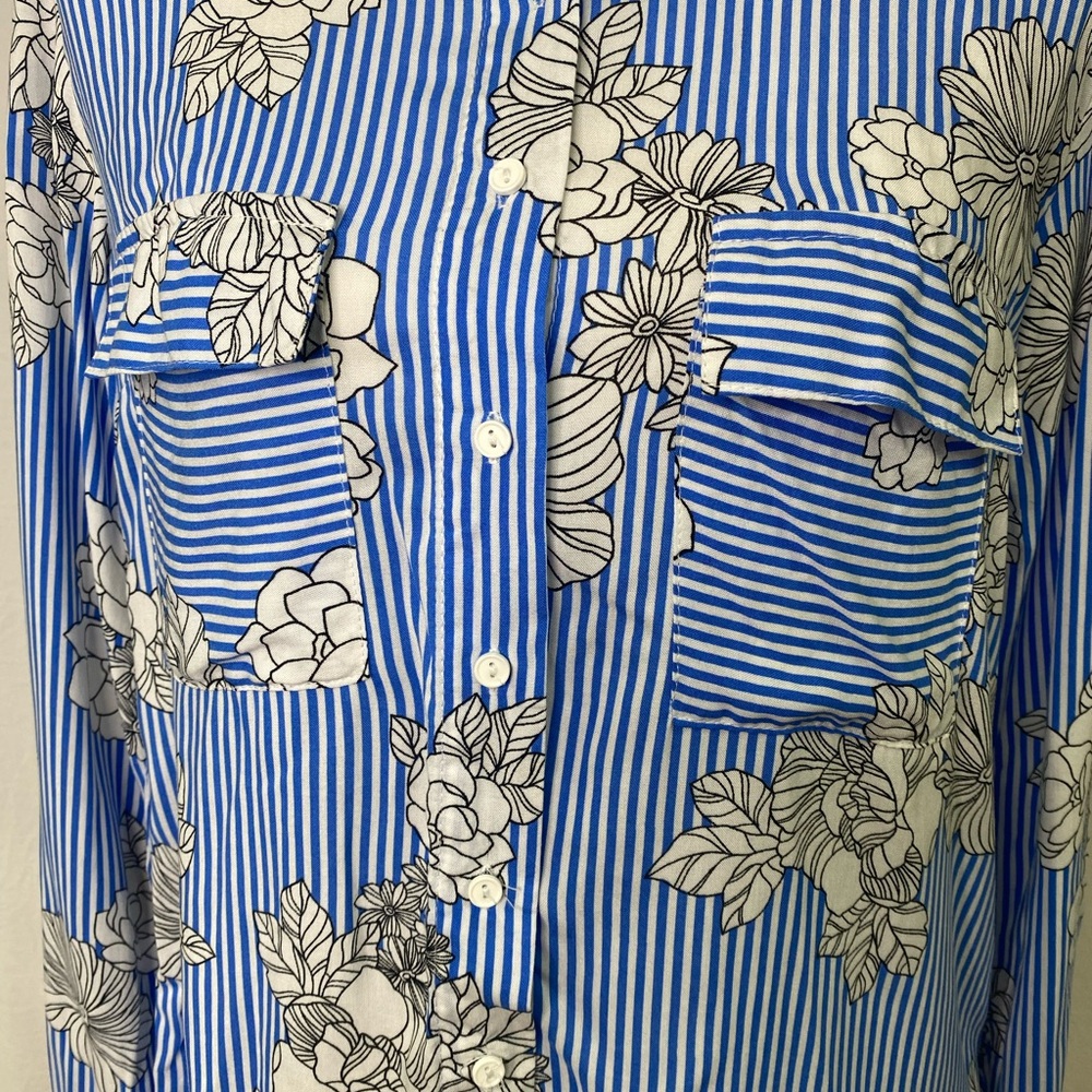 NWOT, Blouse,New Look ,Size Medium ,Blue /white color/flowers - Picture 4 of 5